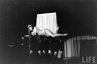 Juliet Prowse feet photo 1