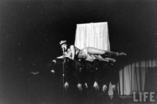 Juliet Prowse feet photo 2