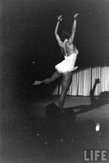 Juliet Prowse feet photo 16