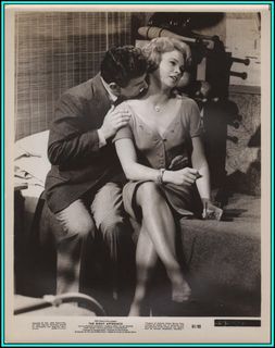 Juliet Prowse feet photo 2