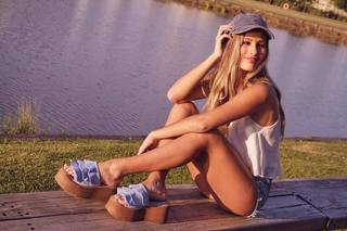 Julieta Poggio feet photo 14