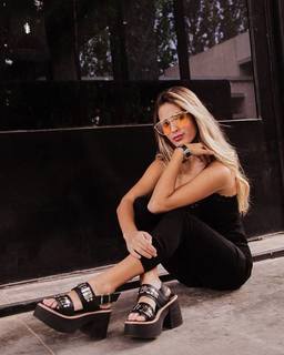 Julieta Poggio feet photo 13