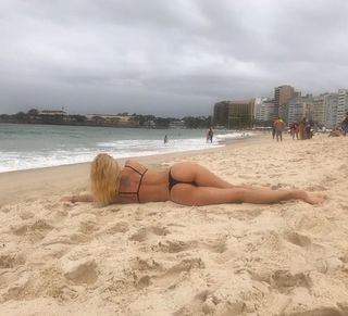 Julieta Prandi feet photo thumbnail