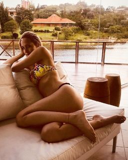 Julieta Prandi feet photo thumbnail