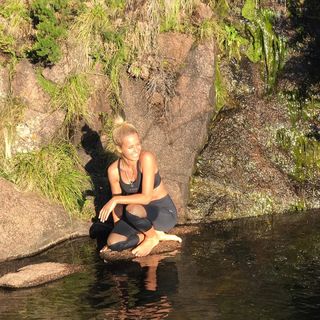 Julieta Prandi feet photo thumbnail