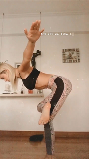 Julieta Prandi feet photo thumbnail