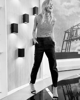Julieta Prandi feet photo thumbnail
