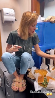Julieta Prandi feet photo thumbnail