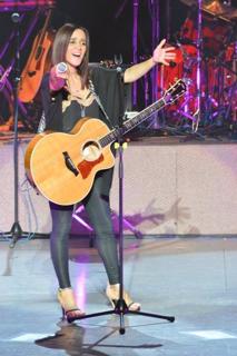 Julieta Venegas feet photo 1