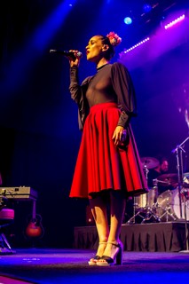 Julieta Venegas feet photo 14