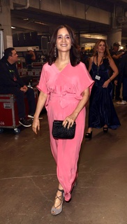Julieta Venegas feet photo 1