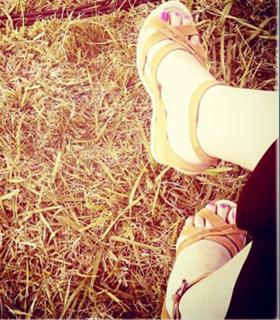 Julieta Venegas feet photo 8