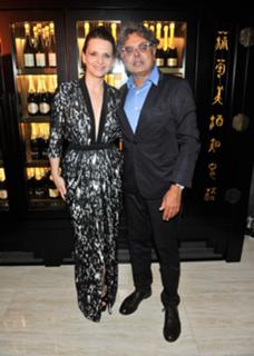 Juliette Binoche feet photo thumbnail