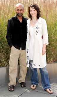 Juliette Binoche feet photo thumbnail