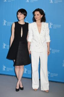 Juliette Binoche feet photo thumbnail