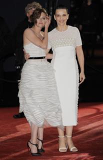 Juliette Binoche feet photo thumbnail