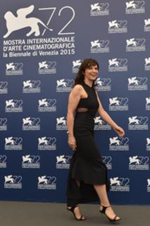 Juliette Binoche feet photo thumbnail