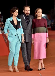 Juliette Binoche feet photo thumbnail