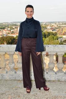 Juliette Binoche feet photo thumbnail