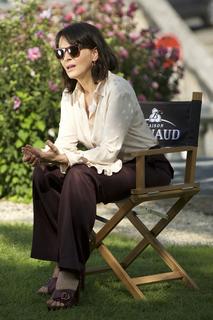 Juliette Binoche feet photo thumbnail