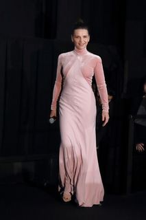 Juliette Binoche feet photo thumbnail