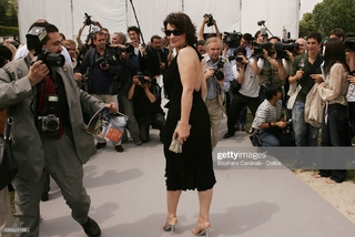 Juliette Binoche feet photo thumbnail