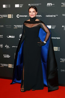 Juliette Binoche feet photo thumbnail