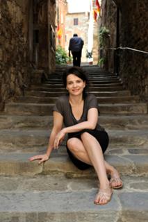Juliette Binoche feet photo thumbnail
