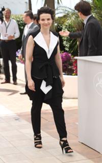 Juliette Binoche feet photo thumbnail