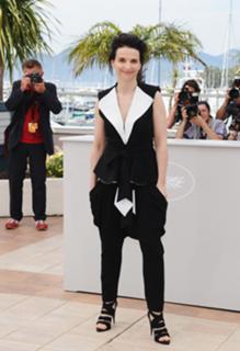 Juliette Binoche feet photo thumbnail