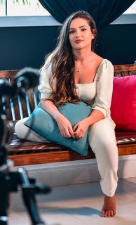 Juliette feet photo thumbnail