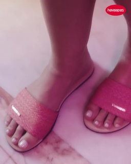 Juliette feet photo thumbnail