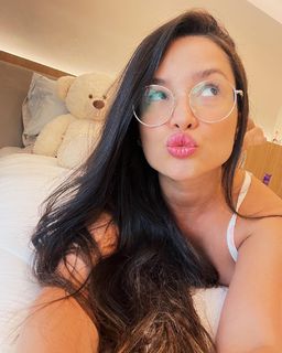 Juliette feet photo thumbnail