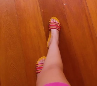 Juliette feet photo thumbnail