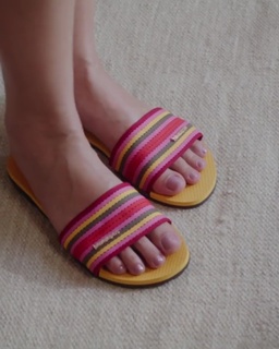 Juliette feet photo thumbnail