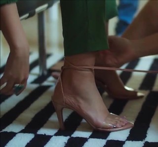 Juliette feet photo thumbnail