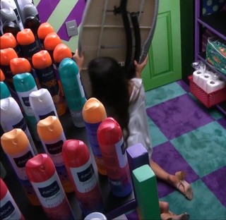 Juliette feet photo thumbnail