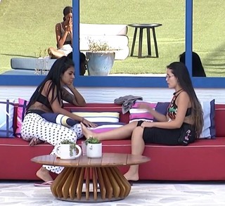 Juliette feet photo thumbnail