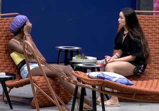 Juliette feet photo thumbnail