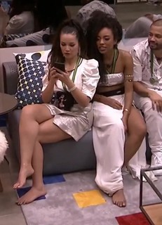 Juliette feet photo thumbnail