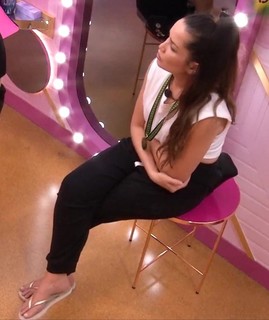 Juliette feet photo thumbnail