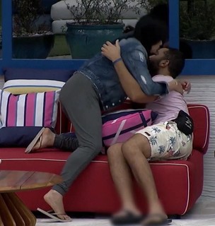 Juliette feet photo thumbnail