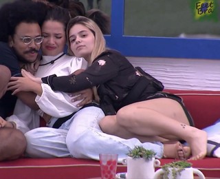 Juliette feet photo thumbnail