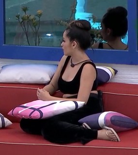 Juliette feet photo thumbnail