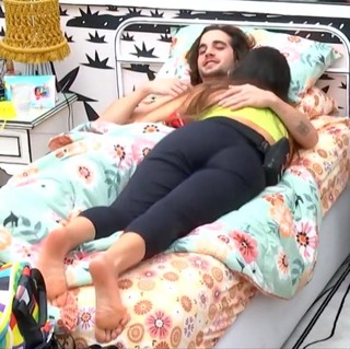 Juliette feet photo thumbnail