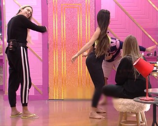 Juliette feet photo thumbnail