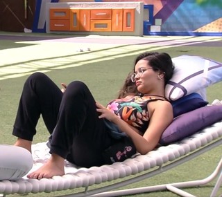 Juliette feet photo thumbnail