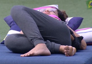 Juliette feet photo thumbnail