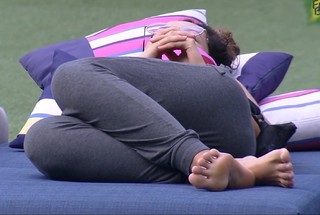 Juliette feet photo thumbnail