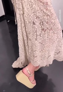 Juliette feet photo thumbnail